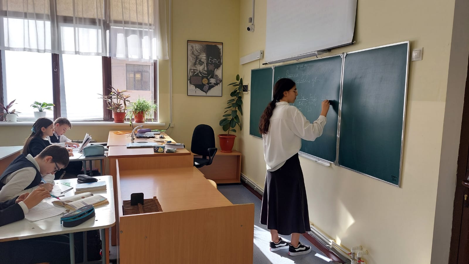 Решение задач на тему: « Равномерное и неравномерное движение».